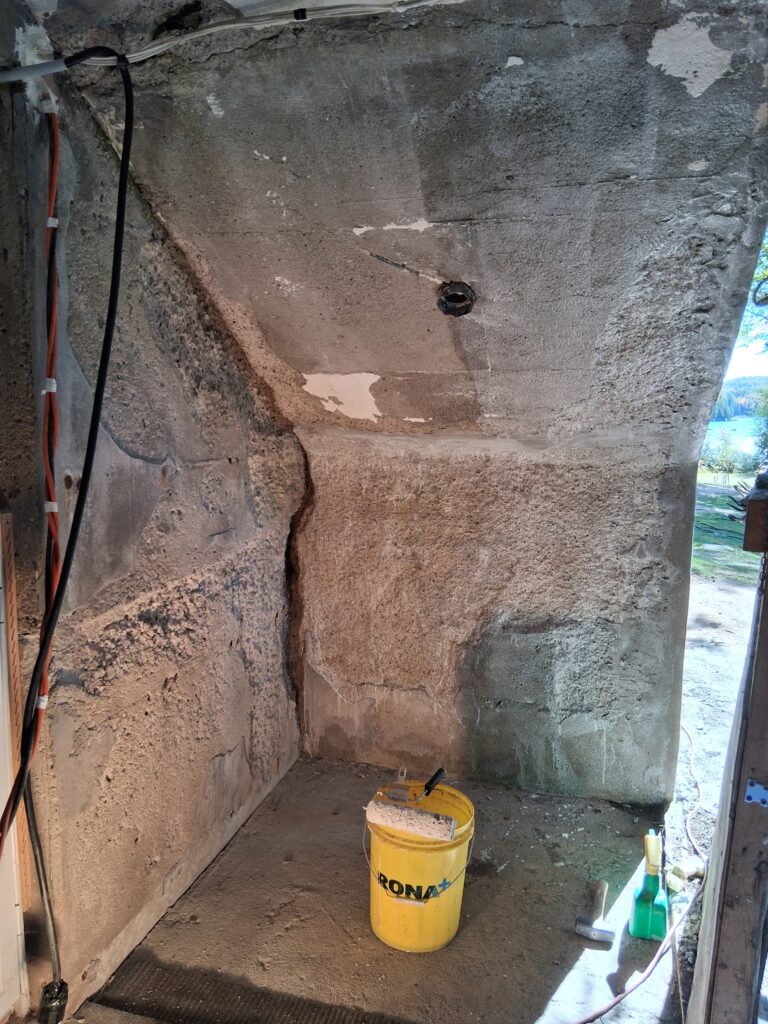 Réparation du dessous d'un escalier de béton